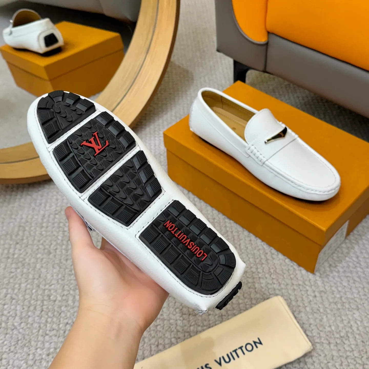 Men's men's shoes 💰420 (Yangli) LV 2⃣️0⃣️2⃣️5️⃣Spring and summer counter GLORIA series models ✈️Original factory special leather production, original last type. A classic driving slip-on casual shoe that shows an elegant style with exquisite craftsmanship details such as Monogram embossing all over the upper🌀Italian imported calfskin fabric Sheepskin foot pads➕Inside～Private mold replica sole Unique style Comfortable driving slip-on Size: 4-12 (38-46) Comes with [Counter packaging: original box, wrapping paper, card, instruction manual, shoehorn, cloth bag] No pressure to enter and leave the counter!
